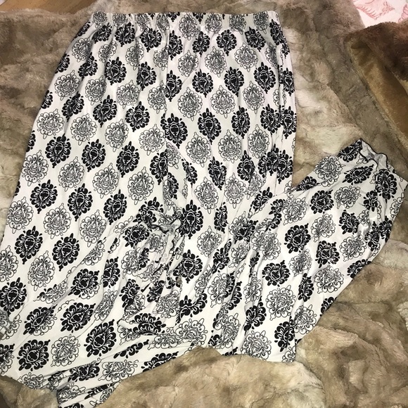 Silky Pants - Picture 2 of 3